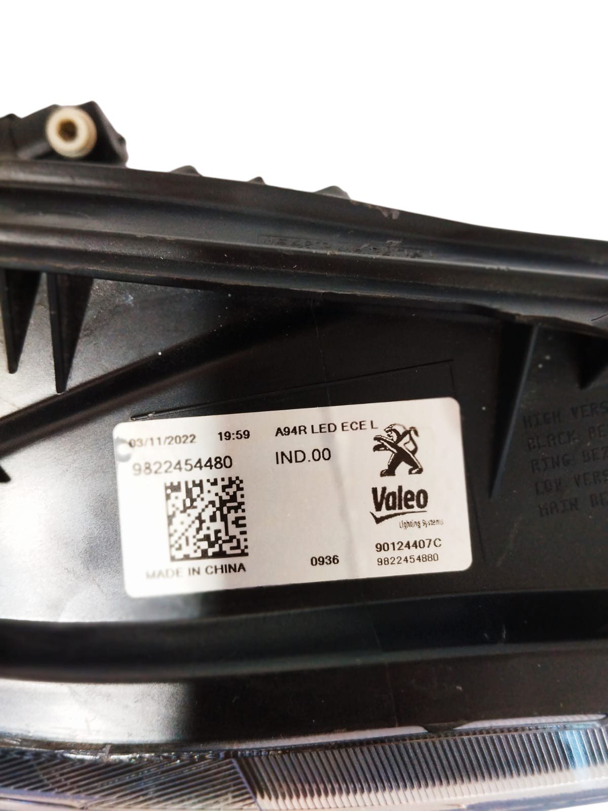FAROL 2008 2015 2022 MASC NEGRA C.LED LE COD 75026 (6)