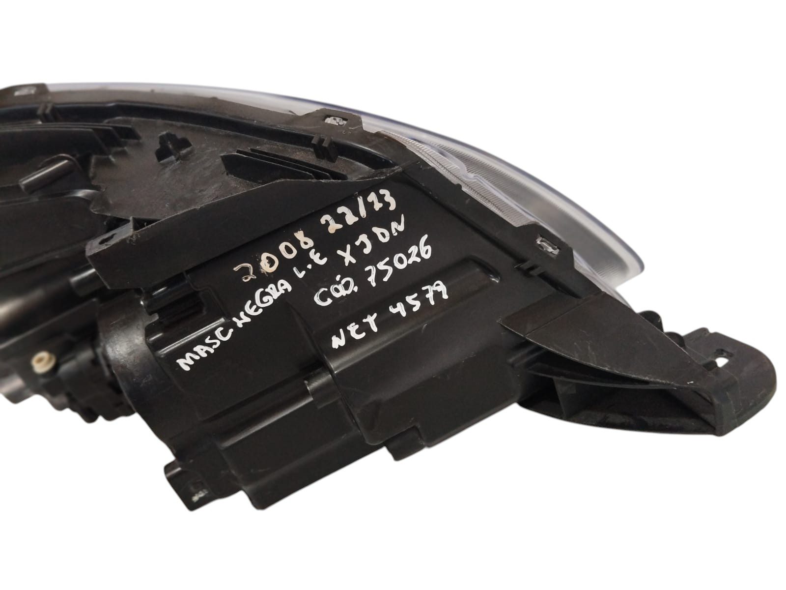 FAROL 2008 2015 2022 MASC NEGRA C.LED LE COD 75026 (7)