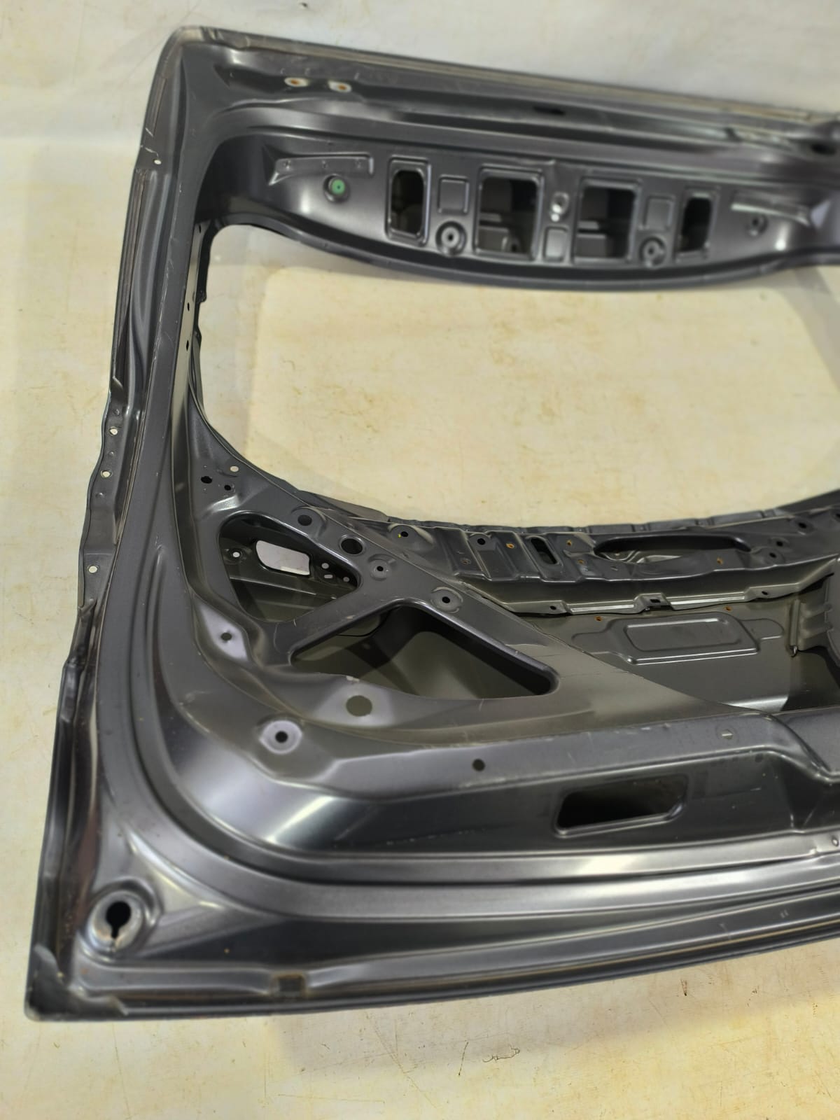 TAMPA TRASEIRA HRV 2015 2021 SEM FURO CAMERA RE (14)