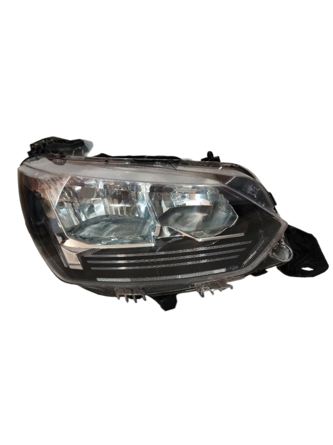 FAROL 208 2020 2025 SEM LED DIREITA (19)