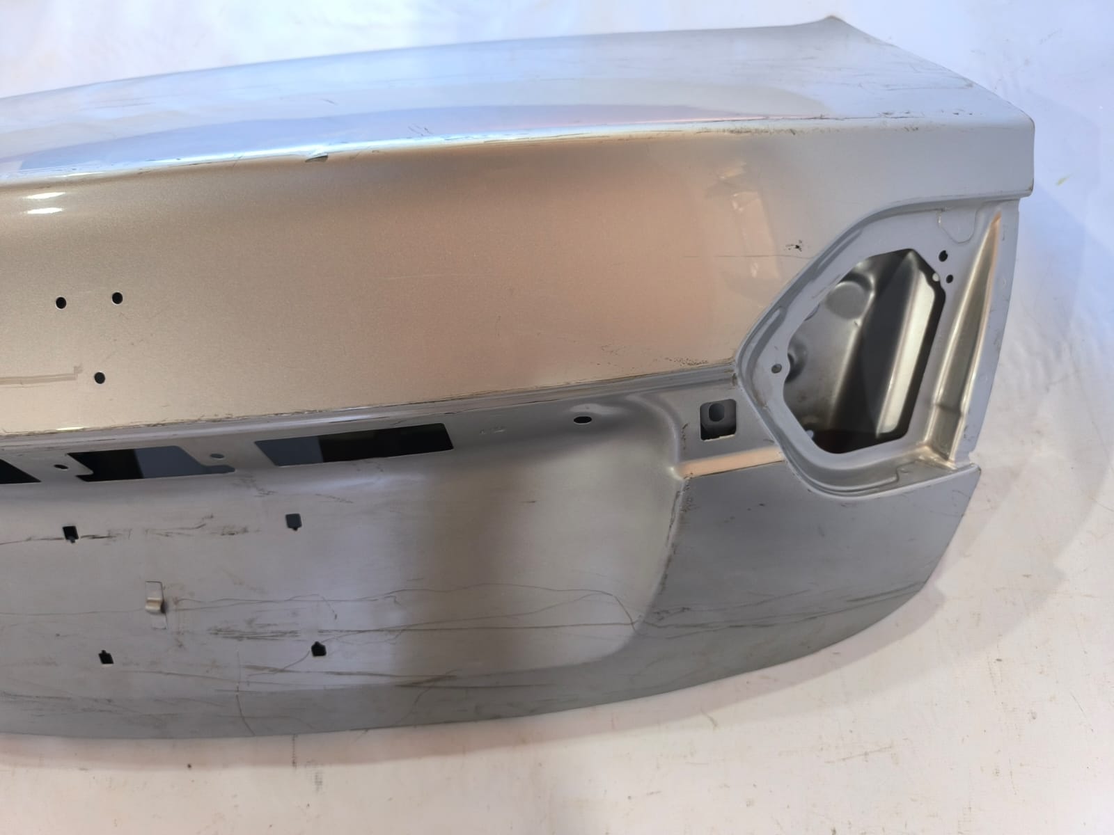 TAMPA TRASEIRA FLUENCE 2011 2019 (13)
