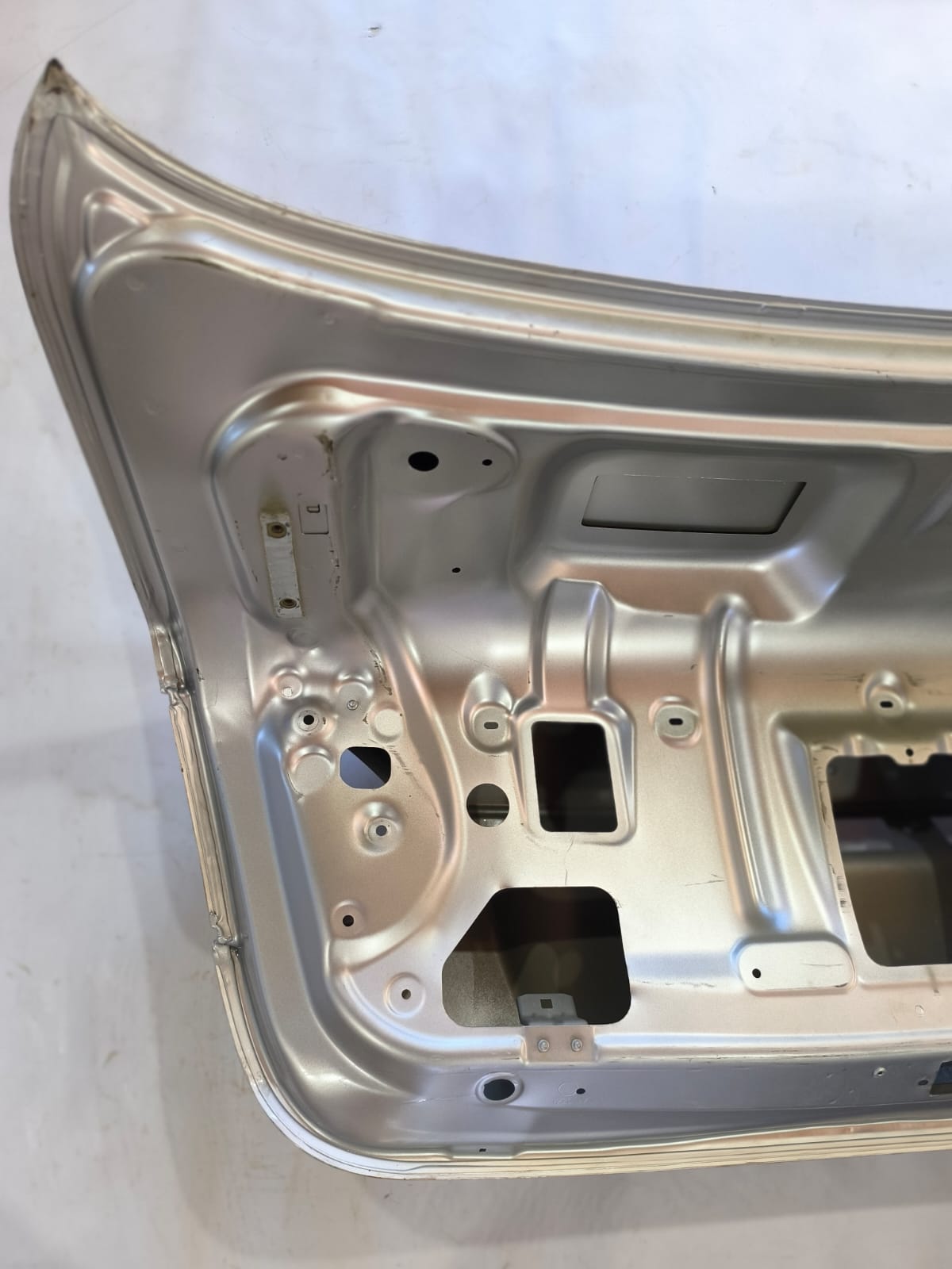 TAMPA TRASEIRA FLUENCE 2011 2019 (5)