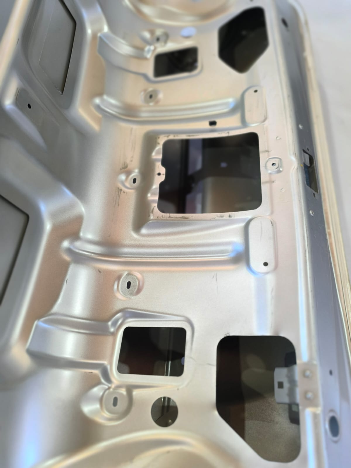 TAMPA TRASEIRA FLUENCE 2011 2019 (6)