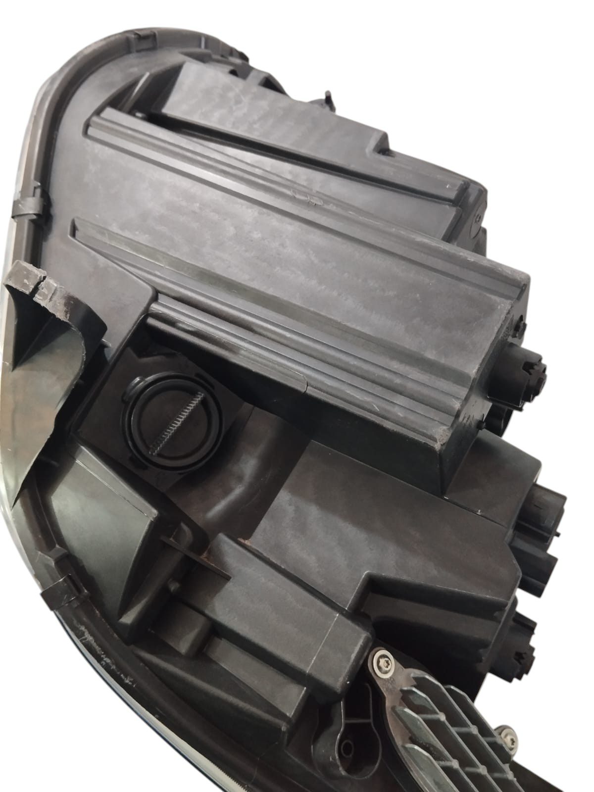 FAROL STRADA 2020 2026 FULL LED DIREITO (5)