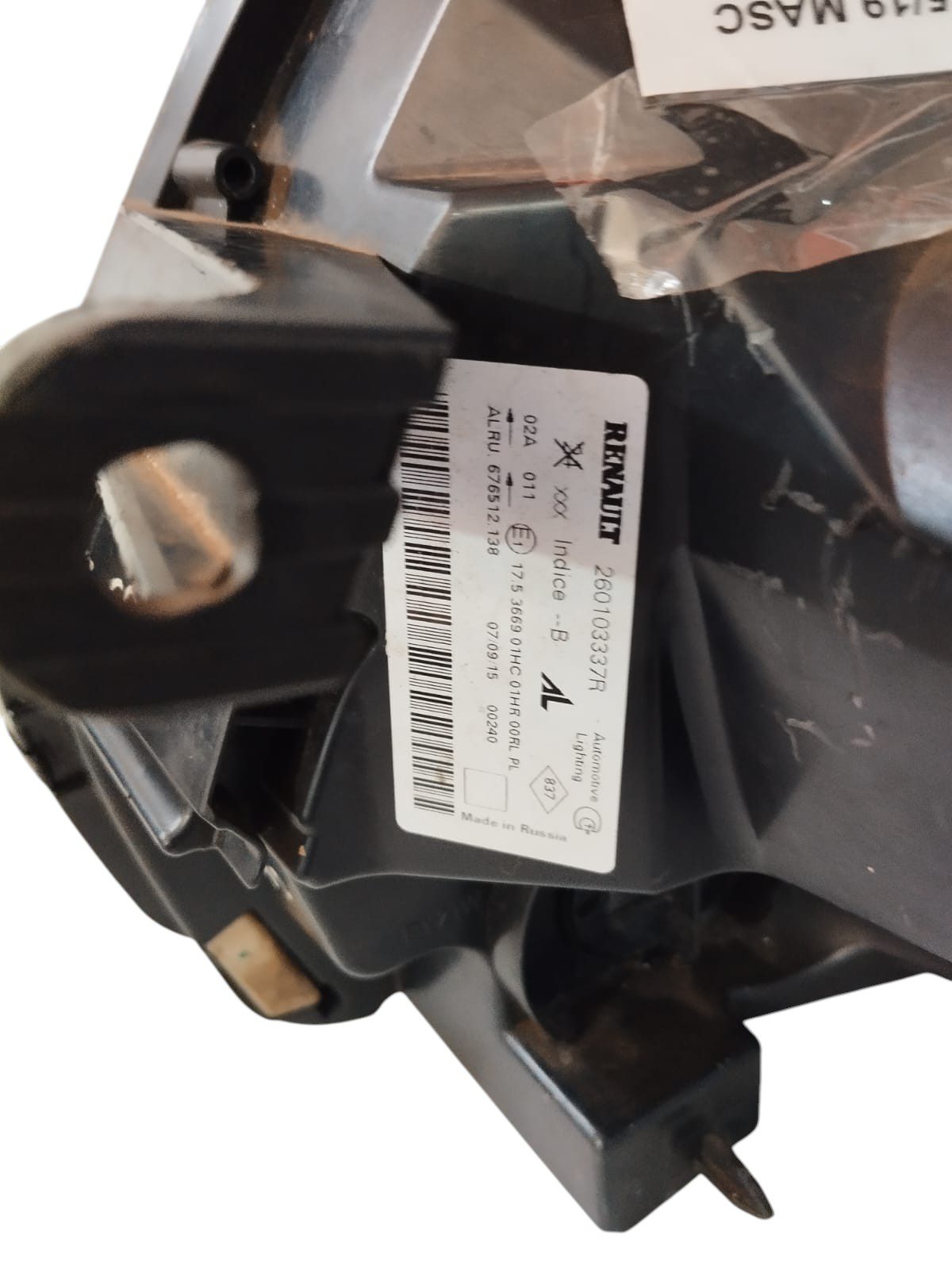 FAROL DUSTER OROCH 2015 2019 MASCARA NEGRA PISCA AZUL DIREITO (2)